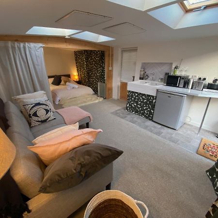 The Dragonfly Bnb, グラストンベリー エクステリア 写真