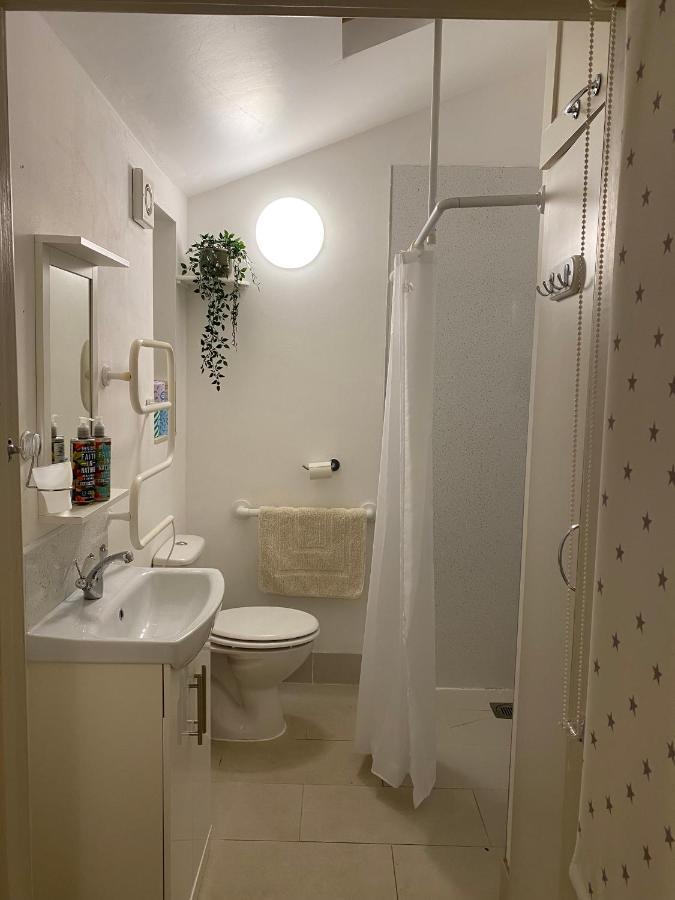 The Dragonfly Bnb, グラストンベリー エクステリア 写真