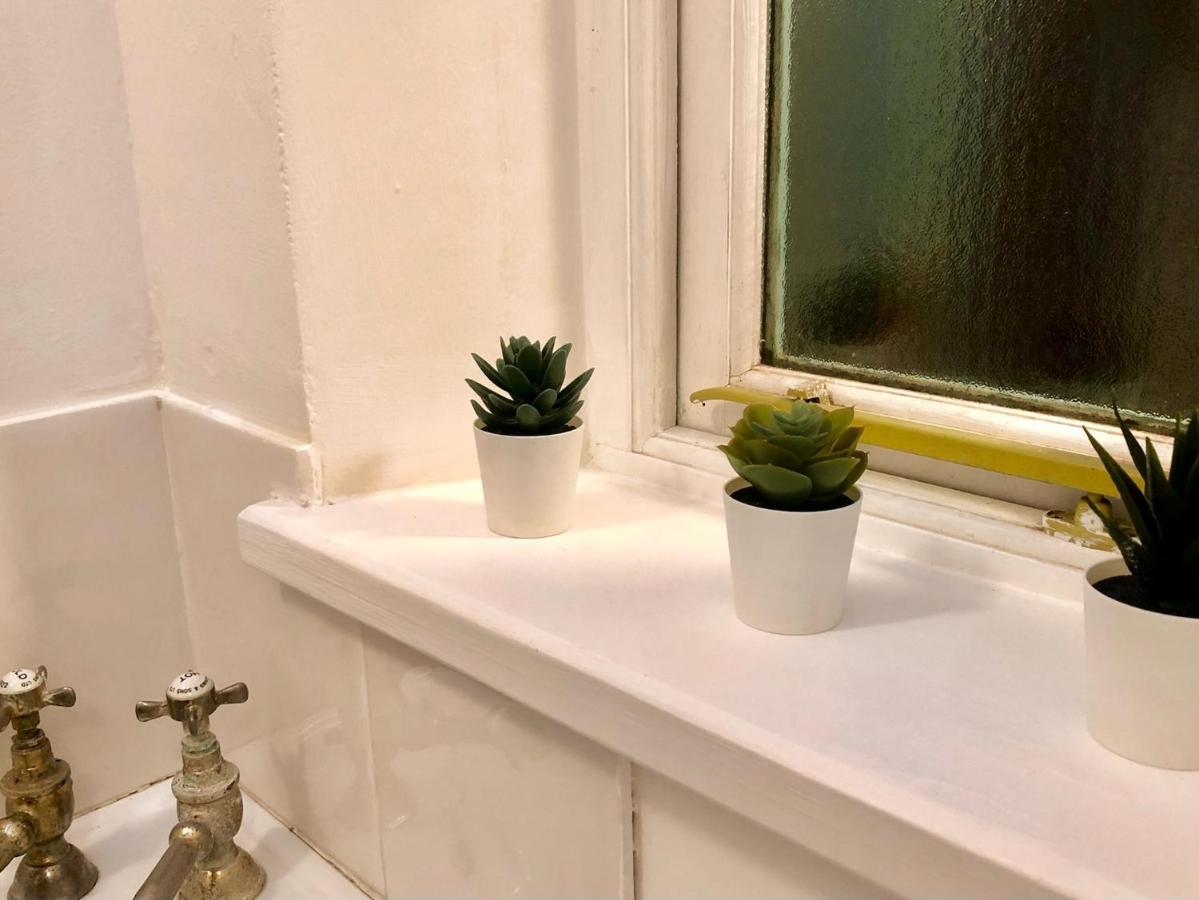 The Dragonfly Bnb, グラストンベリー エクステリア 写真